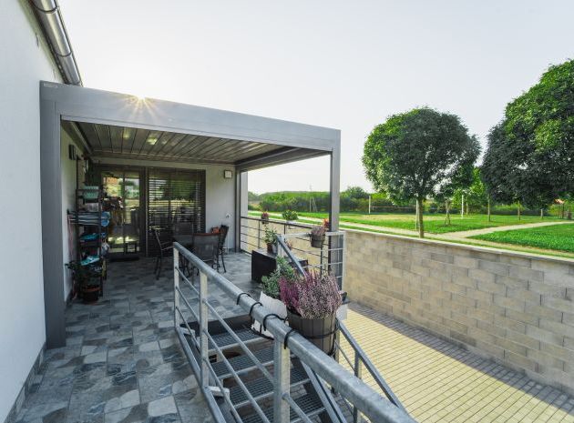 Pergola bioclimatique ARTOSI